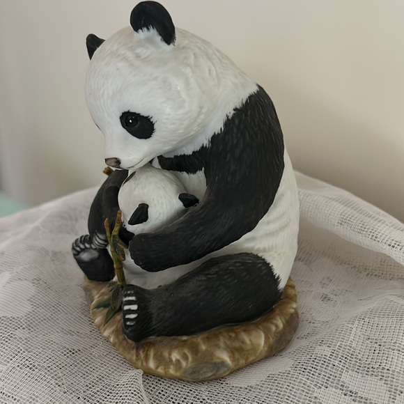 Mamma Panda & baby Master Porcelain by “Homco” 1988 collectors piece - Picture 3 of 6